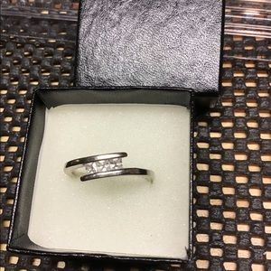 Woman’s ring
